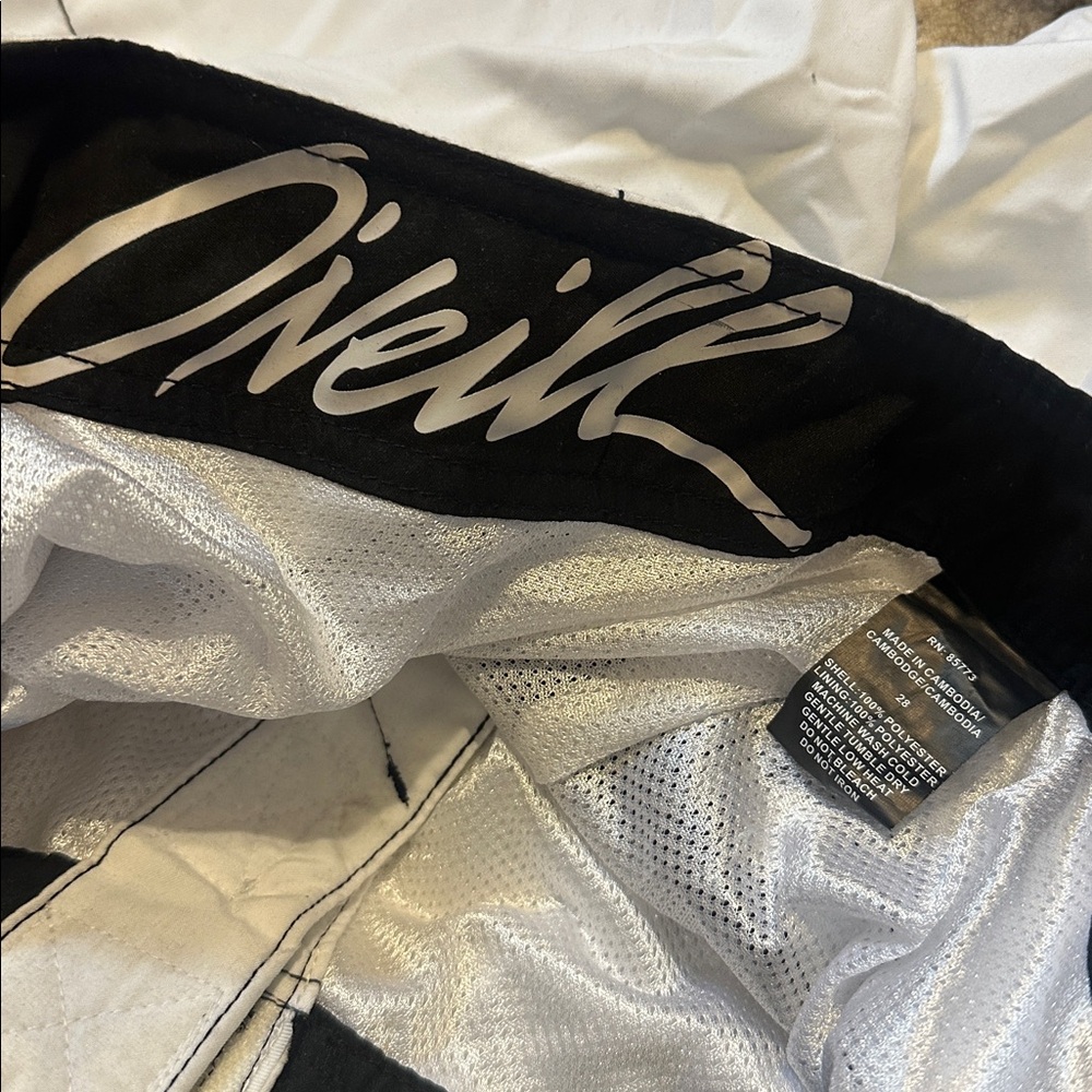 O'Neill Men's White and Black Board Shorts with Blue Accents - Picture 2 of 3